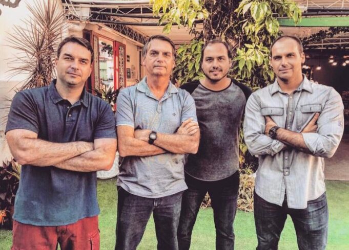 jairmessiasbolsonaro_18443136_1039132226216888_6208141249434615808_n-768x551