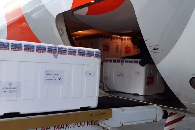 chegada_doses_vacinas_covid19_220421