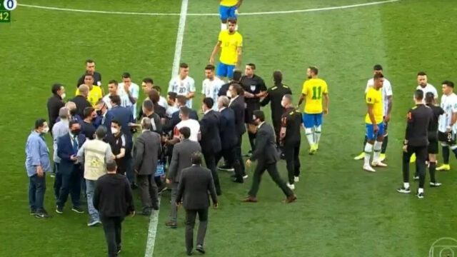 agentes-da-anvisa-no-gramado-da-neo-quimica-arena-1630869254440_v2_900x506.jpg