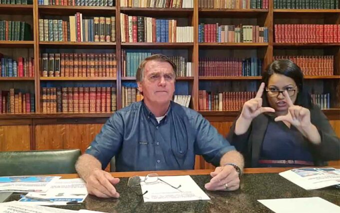 Jair-Bolsonaro-live-21.out_.2021