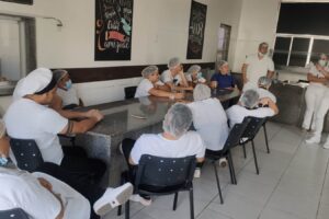 O treinamento aconteceu com o pessoal da cozinha