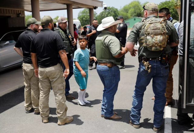 2022-05-24t194124z-1124617517-rc2vdu9lemhx-rtrmadp-3-texas-shooting