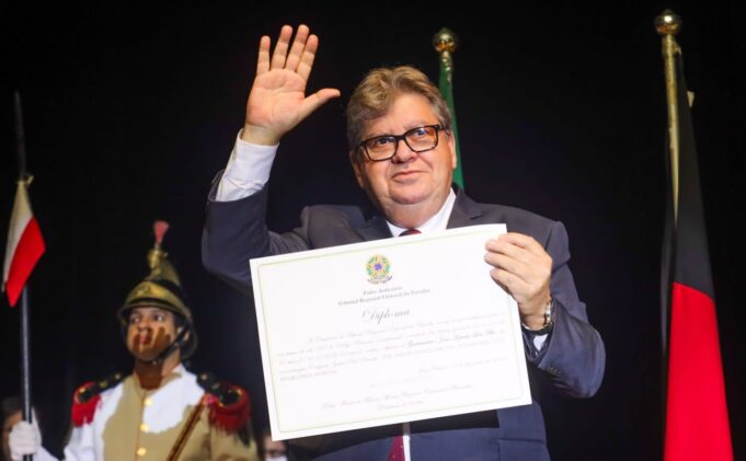 joao-azevedo-diplomado