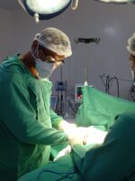 Foram realizadas 24 cirurgias sendo 17 eletivas e sete de urgencia