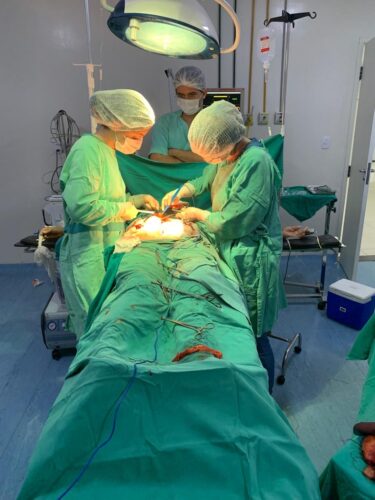 Cirurgia realizada durante o plantao do final de semana