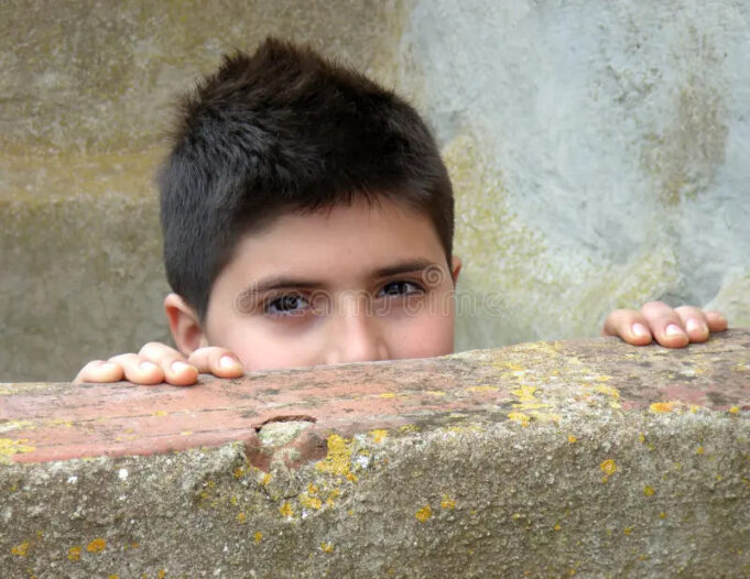 menino-escondido-874338