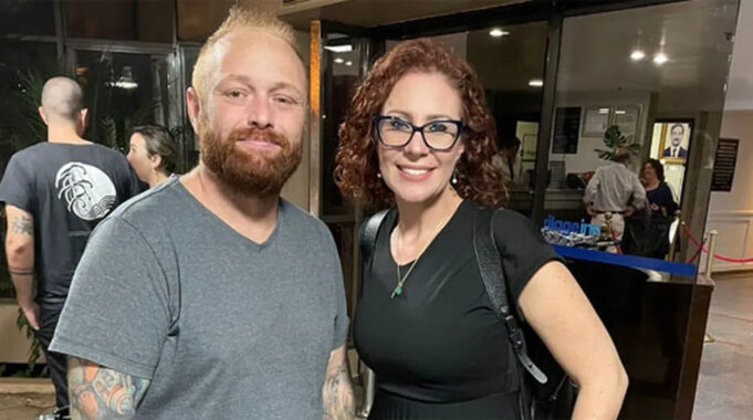 A deputada Carla Zambelli postou foto de encontro com Walter Delgatti — Foto: reprodução/Twitter