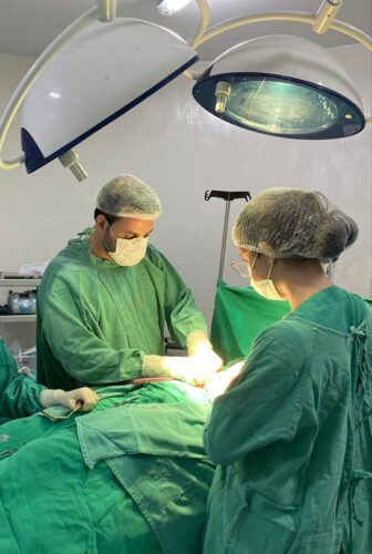 Uma das onze cirurgias realizadas no plantao deste final de semana no Hospital de Patos