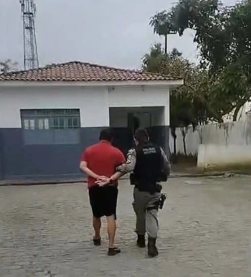 9f8540e1828aafb5bbac7b6df1250b8d