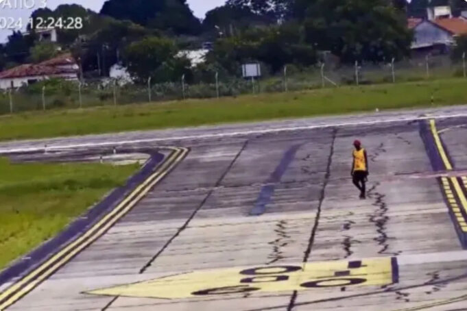 homem-invade-pista-de-aeroporto