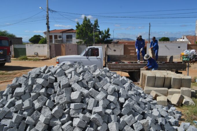6824e80c04d91_Cacalmento_Rua_Santina_Ferreira_de_Lucena_no_bairro_Monte_Castelo