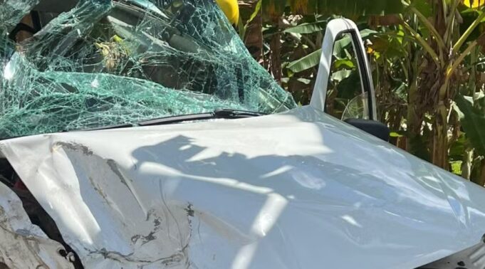 carro-acidente-bananeiras