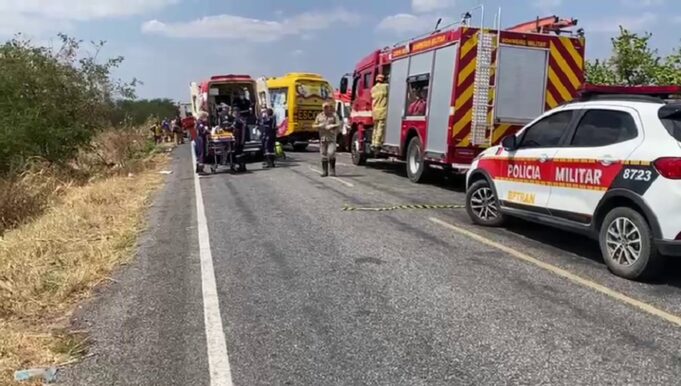 acidente-com-onibus-escolar-na-pb-393