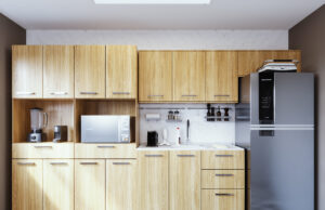 Posso encostar a geladeira na parede? Veja o espaço ideal de instalação