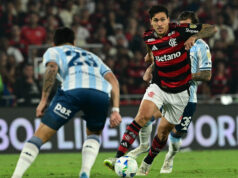 Com um a menos, Flamengo segura empate contra o Racing e vai à final da Libertadores