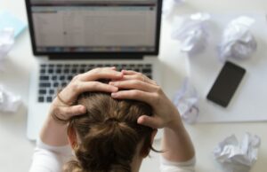 Brasil registra aumento de transtornos mentais e o monitoramento contínuo de pacientes previne crises