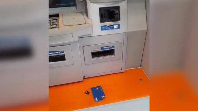 60b4b8f4c600a7afa70e05e99b9faa20