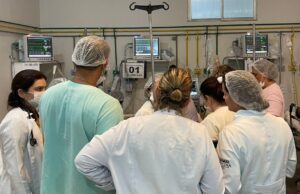 Equipe do Hospital Edson Ramalho, em João Pessoa, salva bebê vítima de choque elétrico após uma hora de reanimação