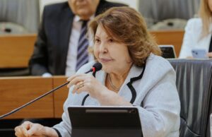 Francisca Motta cobra garantias do TJPB em debate sobre regionalização de varas na Comarca de Patos