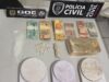 Operação Parede de Contenção: Polícia Civil cumpre mandados e prende dois suspeitos de tráfico de drogas em Coremas