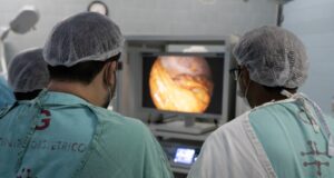 Paraíba contra o Câncer possibilita cirurgia oncológica inédita por vídeo no Hospital Edson Ramalho, em João Pessoa