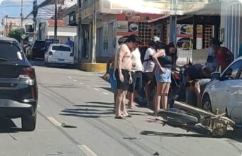 Dois homens ficam feridos em colisão envolvendo carro e moto em Sousa