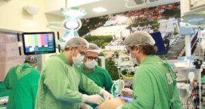Paraíba amplia cirurgias robóticas oncológicas pelo SUS com novos procedimentos para câncer no trato digestivo