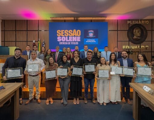 Câmara de Patos entrega títulos de cidadania a profissionais que contribuem para o desenvolvimento do município