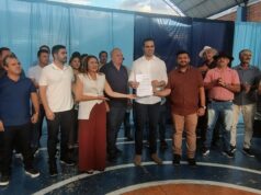 Governador assina convênios que beneficiam Quixaba na saúde e infraestrutura