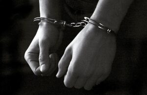 Polícia Militar conduz homem por descumprimento de medida cautelar e embriaguez em Patos