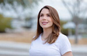 Olívia Motta aparece entre os sete nomes mais lembrados para a Assembleia e lidera entre as mulheres, aponta pesquisa