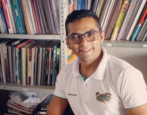 Professor morre após ser atropelado por carreta na BR-230, em Sousa