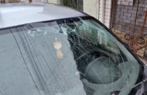 Criança de 3 anos morre e outra, de 2, fica ferida em colisão de carro contra fachada de casa em João Pessoa